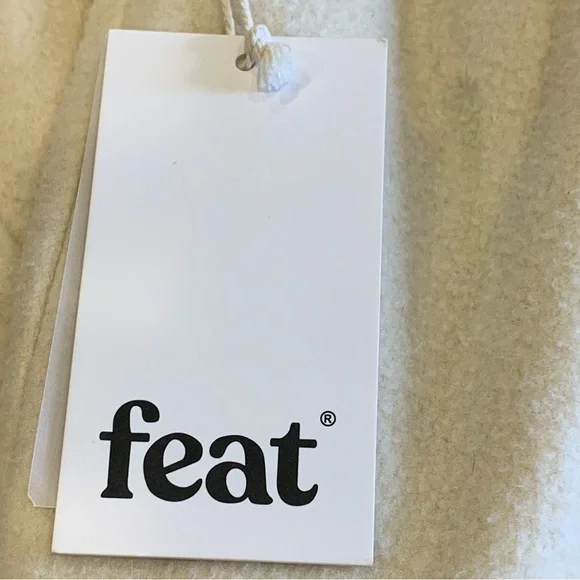 FEAT. Blanket blend soft Crewneck Sweatshirt in Oatmilk Size XXL - Picture 7 of 13